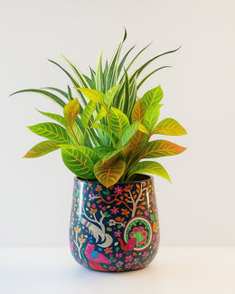 Nainileaf Metal Cup Designer pot